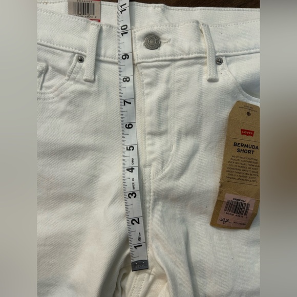 Levi's White Denim Mid Rise Slim Bermuda Shorts - Picture 13 of 15
